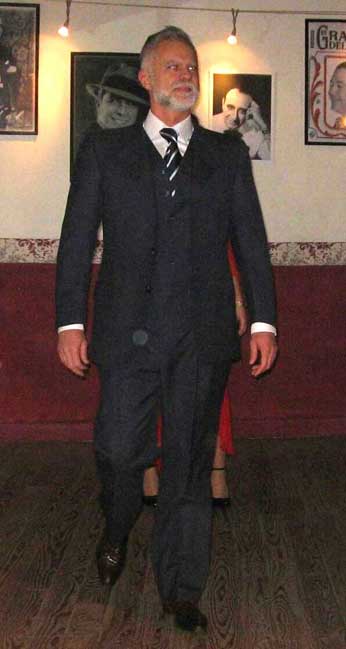 Abiti formali e completi da uomo - Sartoria vestiti da cerimonia giacca vestito su misura abito per cerimonale abbigliamento formale maschile a Roma foto-519 
