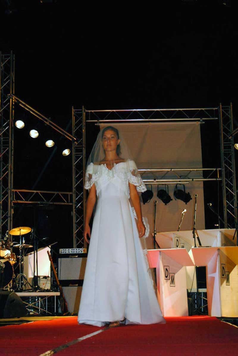 vestito colore bianco - Matrimoni negozio Atelier a Roma